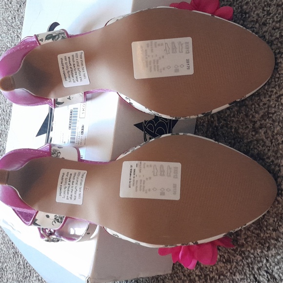 Never Worn. Joe Browns Floral Women's Shoes with Pink Accents - Picture 7 of 10